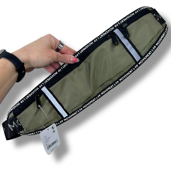 Free People Movement NWT Sage Stone 3 Pocket Adjustable Strap Runner Belt Bag - Picture 3 of 9